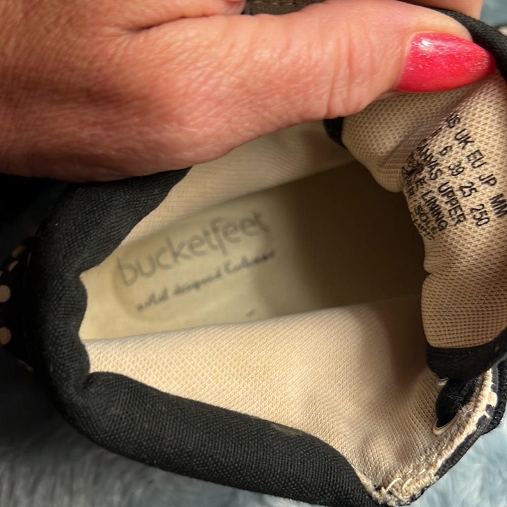 Bucketfeet - Picture 4 of 6